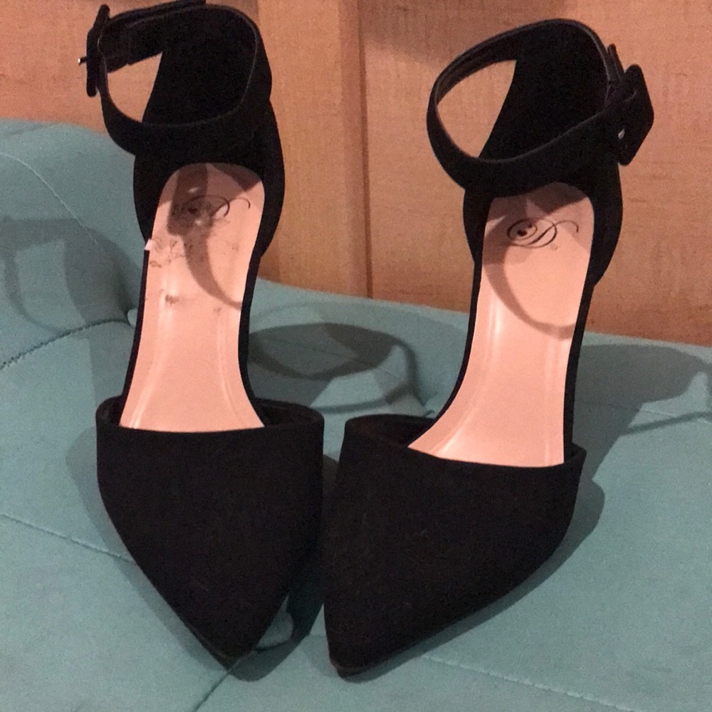 Black point strap heels